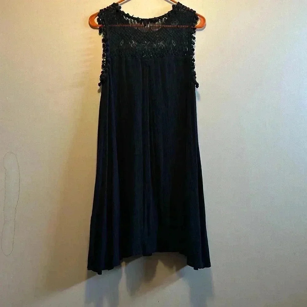 Dress - Picture 6 of 6
